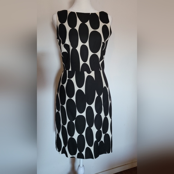 Dress - Picture 6 of 7